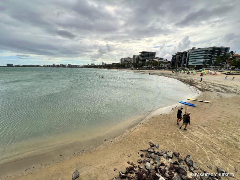 playa en ciudad de maceio