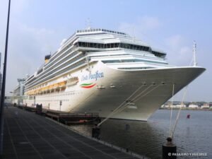 crucero en puerto de amsterdam